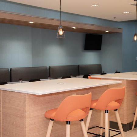 Holiday Inn & Suites - Fayetteville W-Fort Bragg Area By Ihg Экстерьер фото